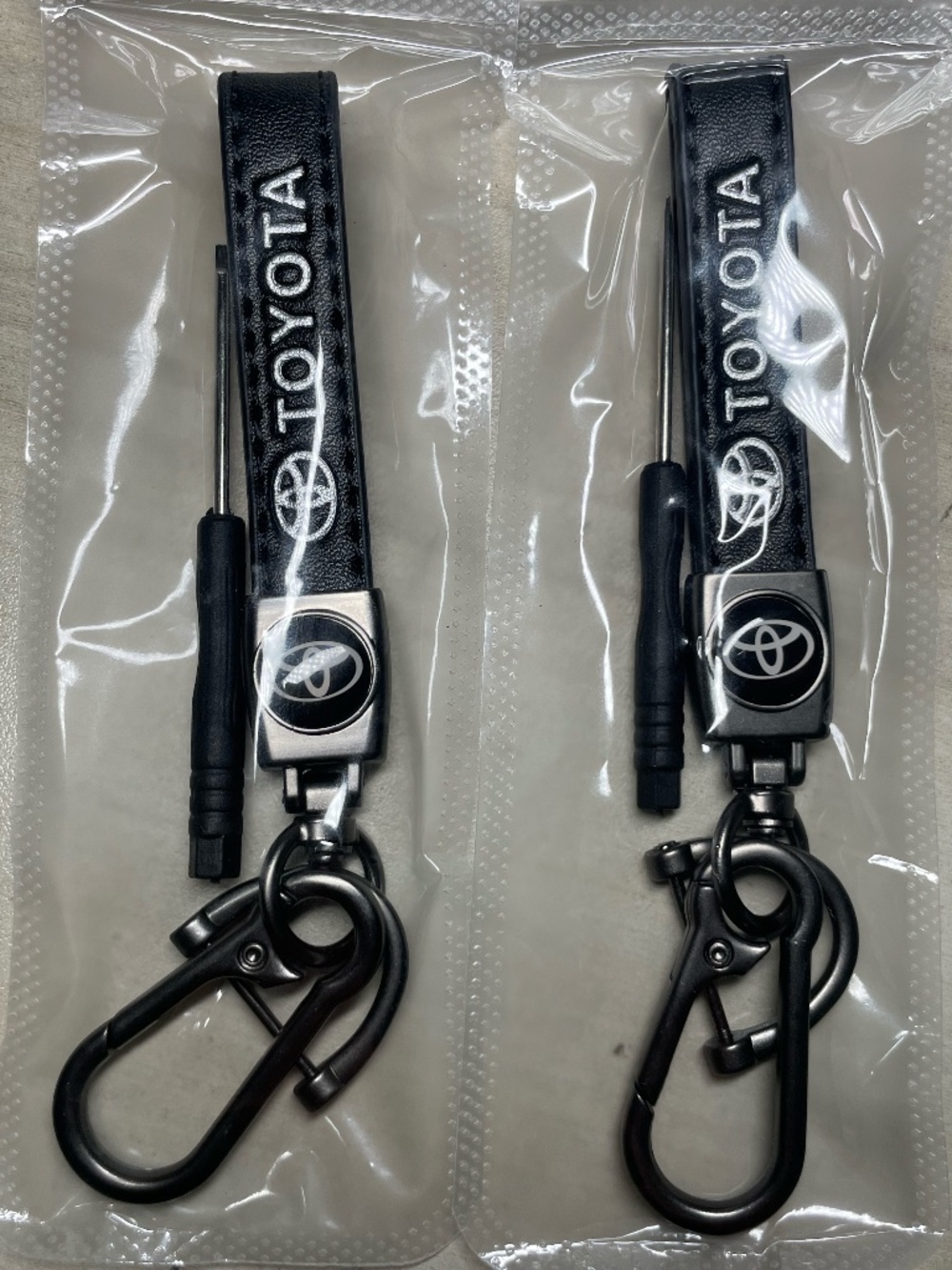 New Genuine Leather Car Keychain Set for Toyota Key Ring Lanyard Accessories